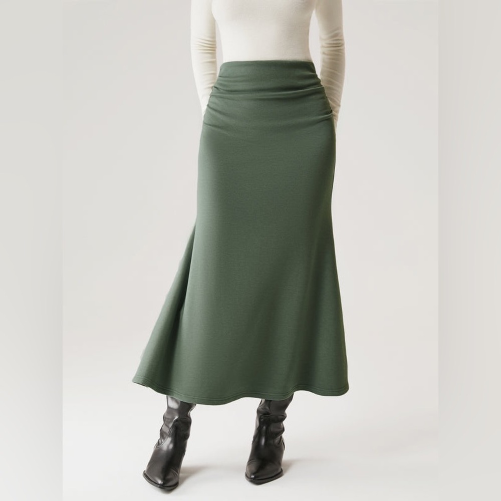 OGL MaxWarm Mermaid Maxi Skirt in Moss size Large. New with tag